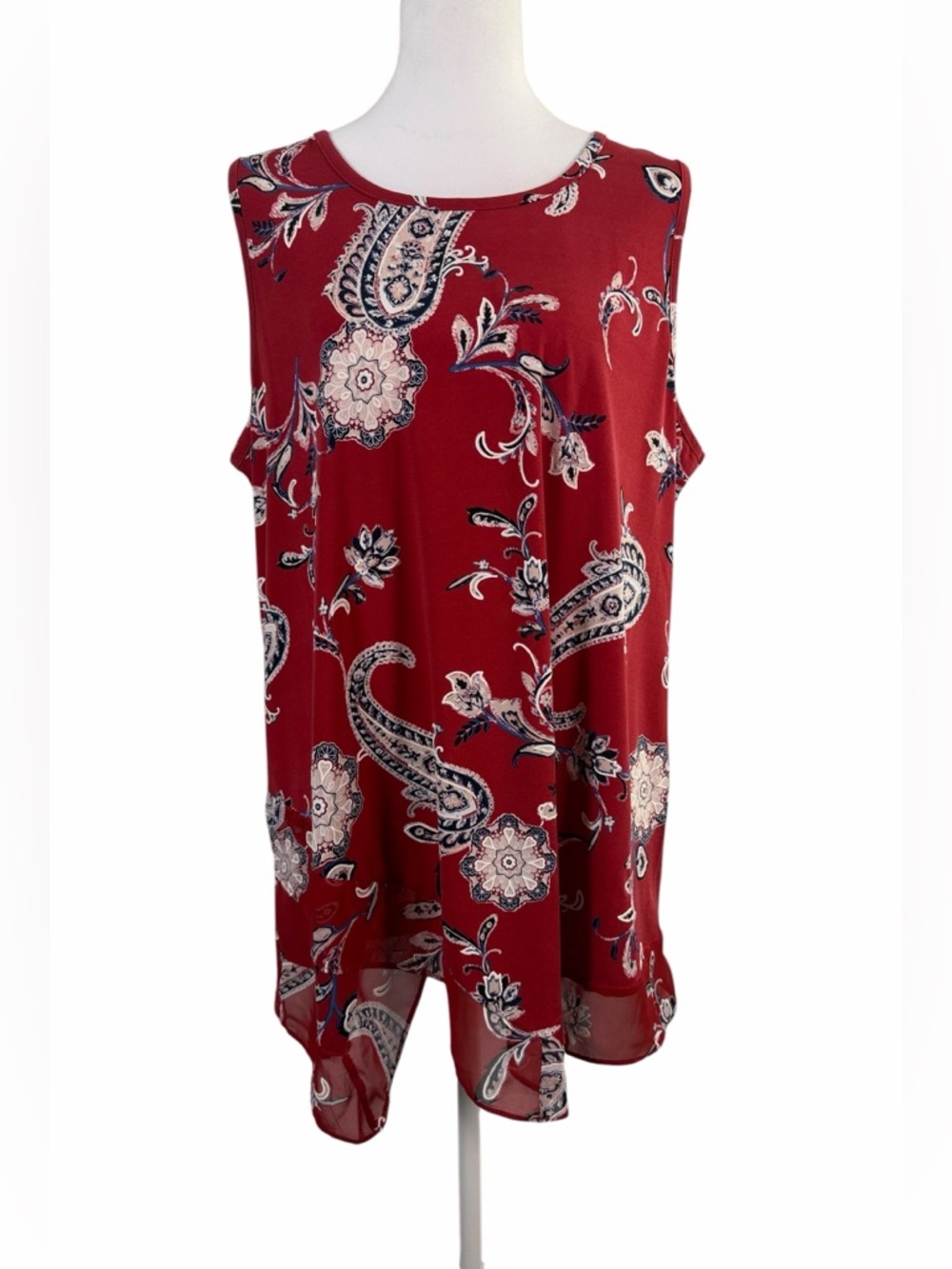 Sleeveless Paisley Print Tank Top in Burgundy